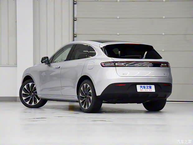 金康赛力斯 问界M5 2022款 四驱性能版 金康赛力斯 问界M5 2022款 四驱性能版