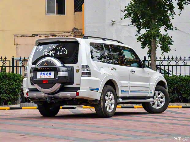 三菱(進(jìn)口) 帕杰羅(進(jìn)口) 2019款 3.0L 自動(dòng)尊貴版