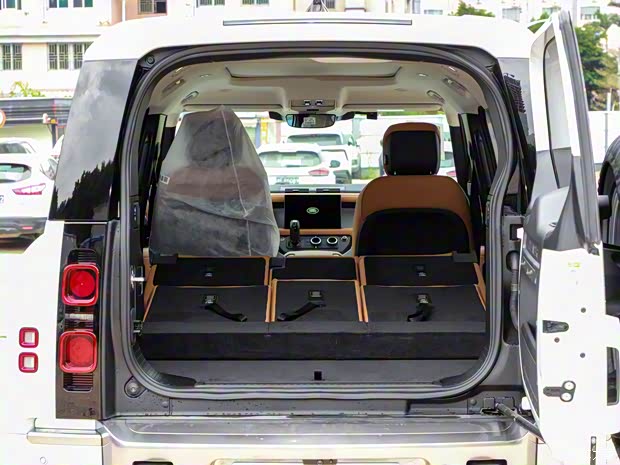 路虎(進(jìn)口) 路虎衛(wèi)士 2023款 130 3.0T P400 HSE