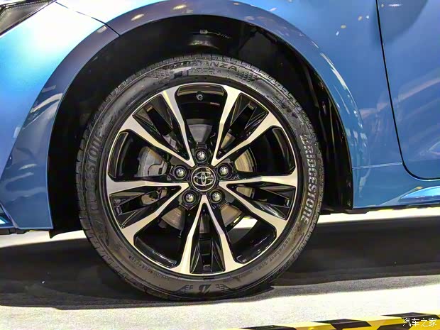 广汽丰田 雷凌 2019款 双擎 基本型