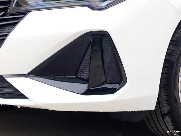 广汽乘用车 传祺GA4 2021款 PLUS 235T 自动尊享版