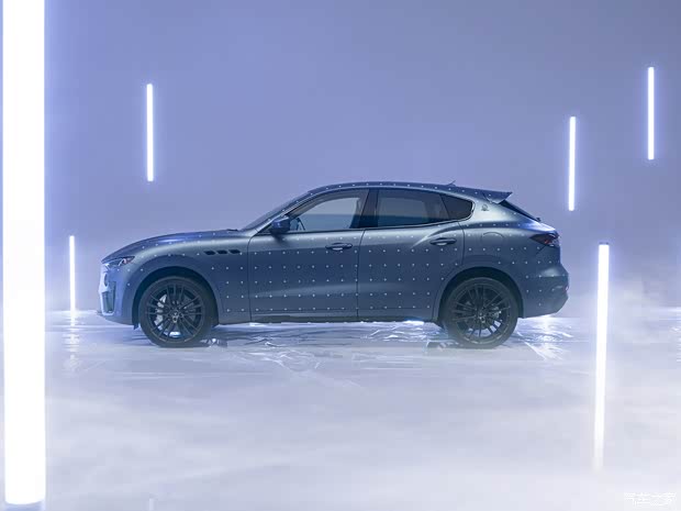 玛莎拉蒂 Levante 2021款 Trofeo Futura