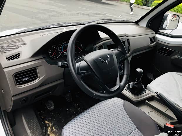 五菱工業(yè) 五菱榮光新卡翼開啟 2020款 1.8L單排翼開啟LJ479Q6