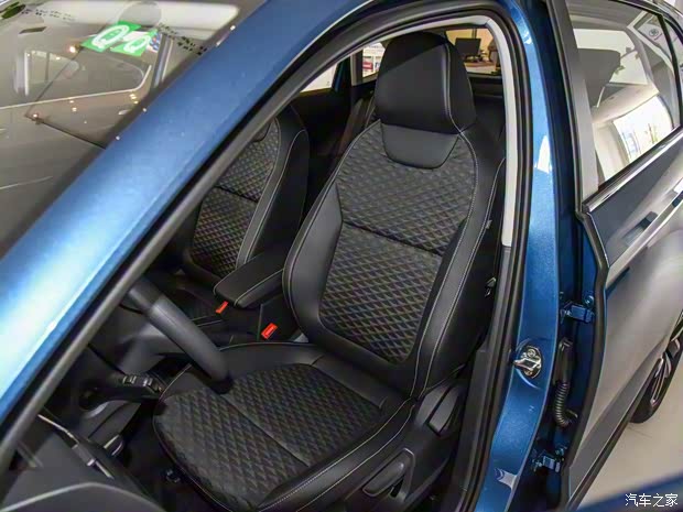 上汽斯柯达 柯米克 2018款 1.5L 自动舒适版