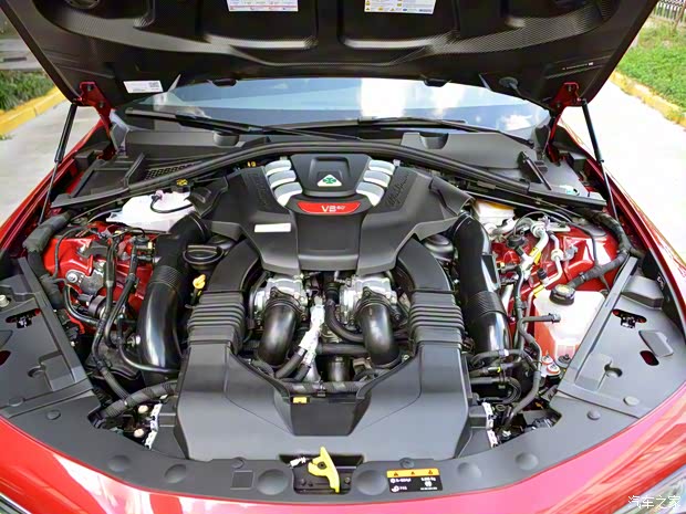 阿尔法·罗密欧 Giulia 2019款 2.9T 510HP 四叶草版