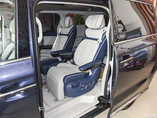 上汽集团 荣威iMAX8 2021款 400TGI 新赢家尊荣版 上汽集团 荣威iMAX8 2021款 400TGI 新赢家尊荣版