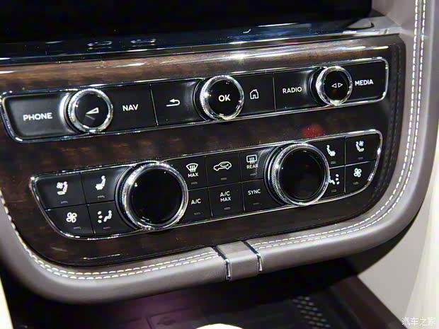 賓利 添越 2021款  4.0T V8