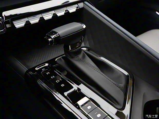 上汽通用五菱 新宝骏RC-5 2020款 1.5T 中配版