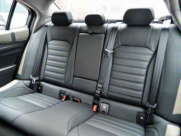 阿爾法·羅密歐 Giulia 2020款 2.0T 280HP VIRTU限量版