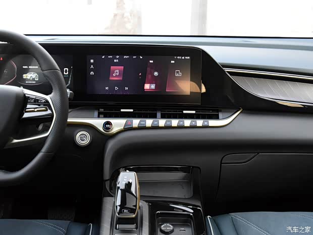 一汽奔腾 奔腾T55 2021款 中配