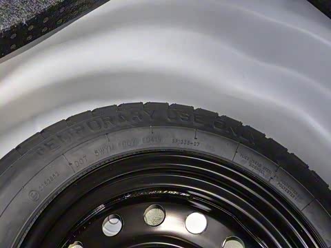 2019款 领军版 1.5L 手动向上互联型 国VI 2019款 领军版 1.5L 手动向上互联型 国VI