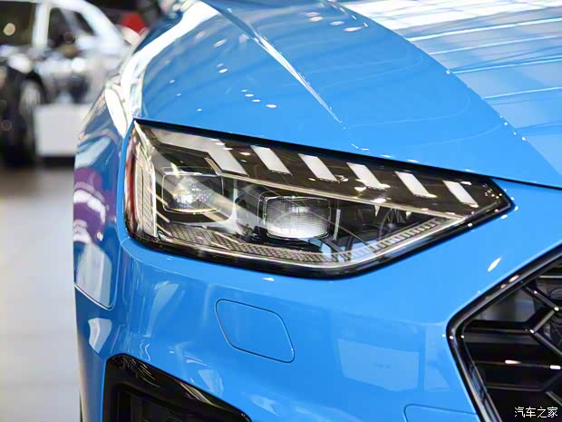 奥迪(进口) 奥迪A4(进口) 2021款 Avant 先锋派 40 TFSI 豪华动感型