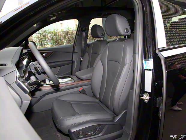 奥迪(进口) 奥迪Q7 2020款 55 TFSI quattro 黑武士专享版