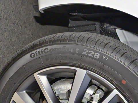 2019款 领军版 1.5L 手动向上互联型 国VI 2019款 领军版 1.5L 手动向上互联型 国VI