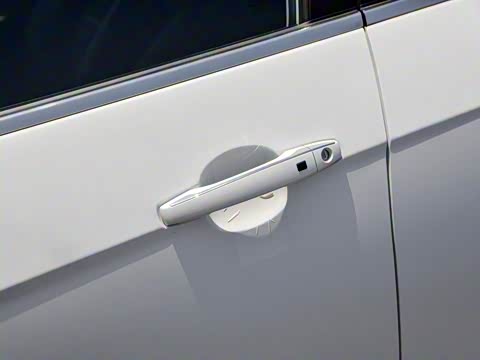 2019款 领军版 1.5L 手动向上互联型 国VI 2019款 领军版 1.5L 手动向上互联型 国VI