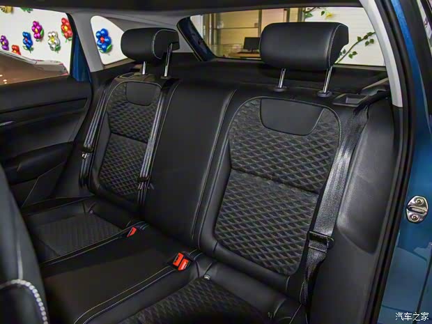 上汽斯柯达 柯米克 2018款 1.5L 自动舒适版