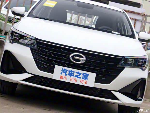 广汽乘用车 传祺GA4 2021款 PLUS 235T 自动尊享版
