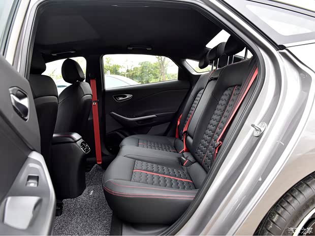 北京现代 菲斯塔 2019款 280TGDi 智尊版 北京现代 菲斯塔 2019款 280TGDi 智尊版