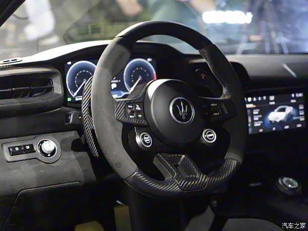 瑪莎拉蒂 瑪莎拉蒂M(fèi)C20 2020款 3.0T 標(biāo)準(zhǔn)版