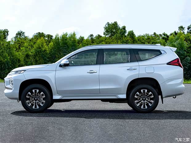 三菱(进口) 帕杰罗·劲畅(进口) 2020款 基本型 三菱(进口) 帕杰罗·劲畅(进口) 2020款 基本型