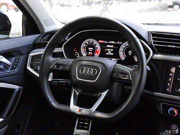 一汽-大眾奧迪 奧迪Q3 2020款 轎跑 45 TFSI quattro 定制尊享版