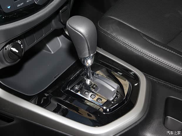 郑州日产 纳瓦拉 2021款 2.5L自动四驱豪华型QR25