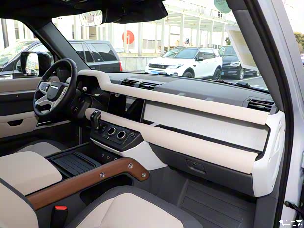 路虎(进口) 路虎卫士 2021款 90 P400 X-DYNAMIC S