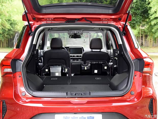 广汽乘用车 传祺GS4 2018款 235T 自动两驱至尊版