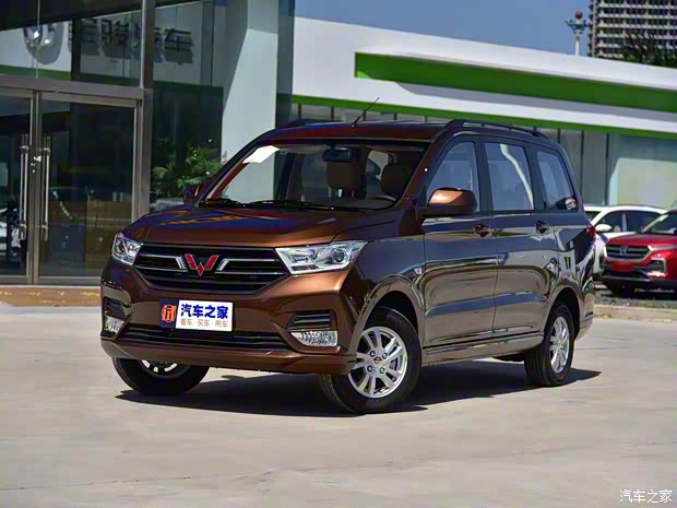 上汽通用五菱 五菱宏光 2019款 1.5L S基本型L2B