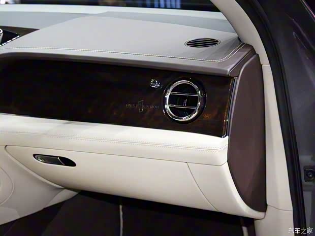 賓利 添越 2021款  4.0T V8