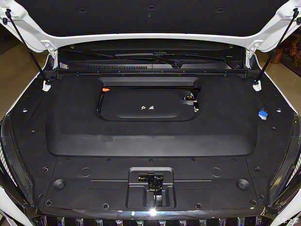 一汽红旗 红旗E-HS3 2019款 两驱舒适型 一汽红旗 红旗E-HS3 2019款 两驱舒适型