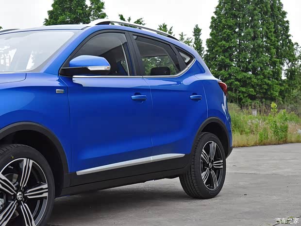 上汽集團(tuán) 名爵ZS 2018款 1.5L 手動(dòng)65寸巨幕天窗版