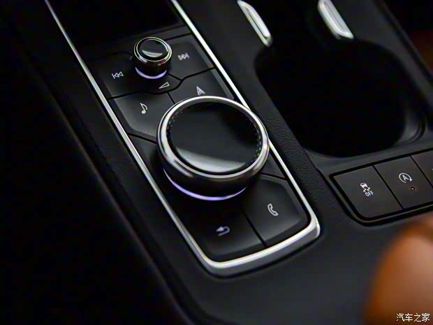 上汽通用凯迪拉克 凯迪拉克XT4 2018款 风尚版 上汽通用凯迪拉克 凯迪拉克XT4 2018款 风尚版