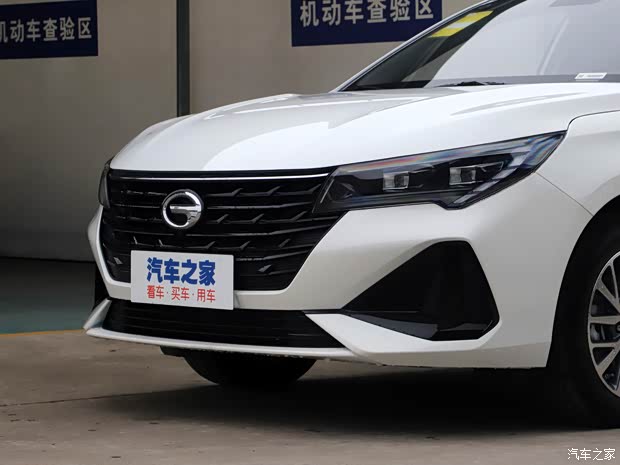 广汽乘用车 传祺GA4 2021款 PLUS 235T 自动尊享版