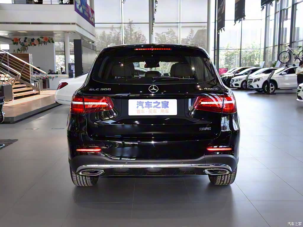 奔驰GLC 2018款 改款 GLC 300 4MATIC 豪华