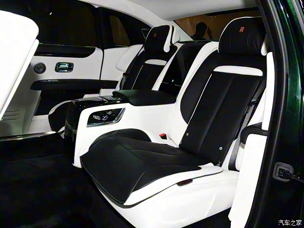 劳斯莱斯 古思特 2021款 6.7T 长轴距版 劳斯莱斯 古思特 2021款 6.7T 长轴距版