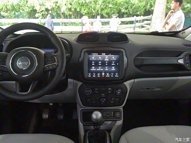 Jeep(进口) 自由侠(海外) 2019款 基本型 Jeep(进口) 自由侠(海外) 2019款 基本型