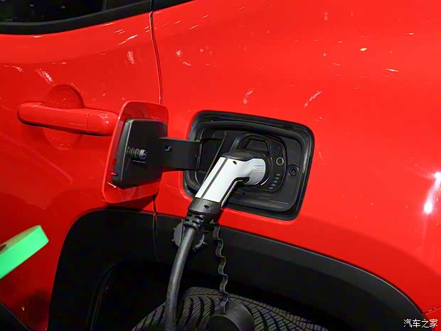 Jeep(進(jìn)口) 自由俠新能源 2019款 Plug-in Hybrid Jeep(進(jìn)口) 自由俠新能源 2019款 Plug-in Hybrid