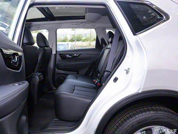 东风日产 奇骏 2021款 2.0L XL Premium CVT 2WD智联尊享版 东风日产 奇骏 2021款 2.0L XL Premium CVT 2WD智联尊享版