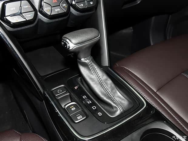 广汽乘用车 传祺GS4 2018款 235T 自动两驱豪华智联版