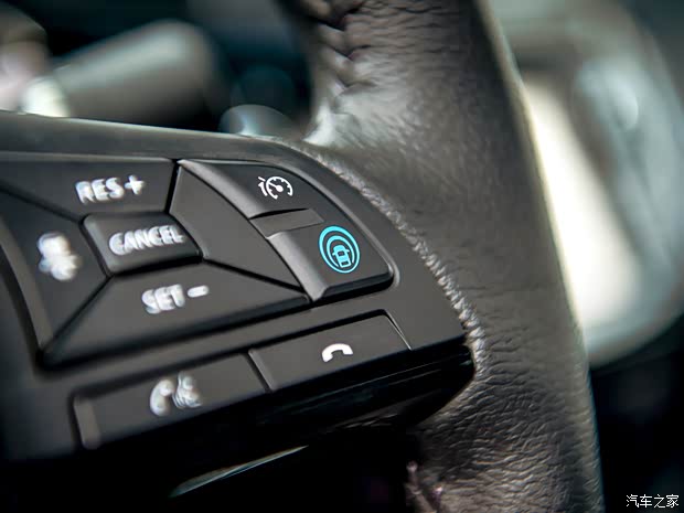 日產(進口) 納瓦拉(海外) 2018款 Dark Sky 日產(進口) 納瓦拉(海外) 2018款 Dark Sky