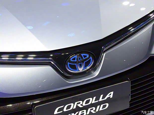 一汽丰田 卡罗拉 2019款 双擎 1.8L 基本型 一汽丰田 卡罗拉 2019款 双擎 1.8L 基本型