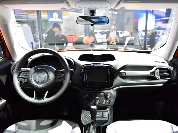 广汽菲克Jeep 自由侠 2019款 1.3T 夜鹰版