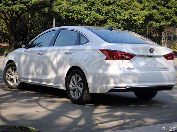 长安汽车 睿骋CC 2018款 1.5T 手动典雅型星空版