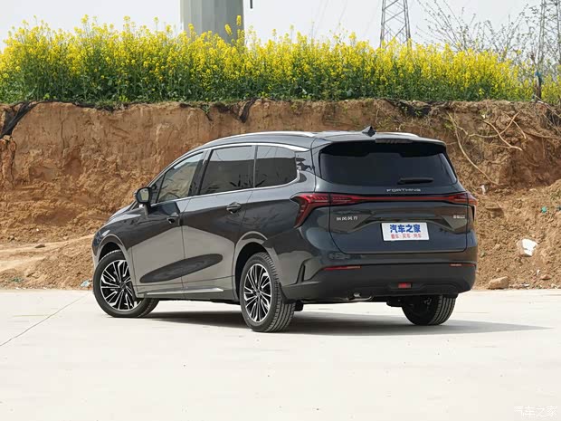 东风风行 风行·游艇 2022款 尊享型