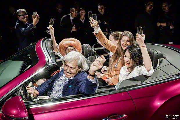 宾利 欧陆 2019款 6.0T GT W12 敞篷版