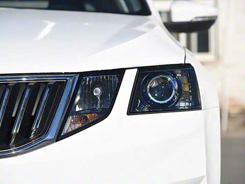 2019款 1.5L 自动豪华版 2019款 1.5L 自动豪华版