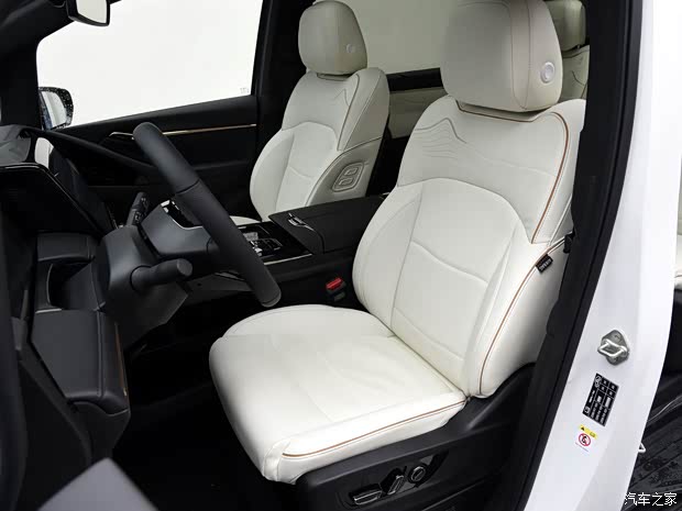 广汽乘用车 传祺M8 2023款 宗师系列 400T 自动旗舰 广汽乘用车 传祺M8 2023款 宗师系列 400T 自动旗舰