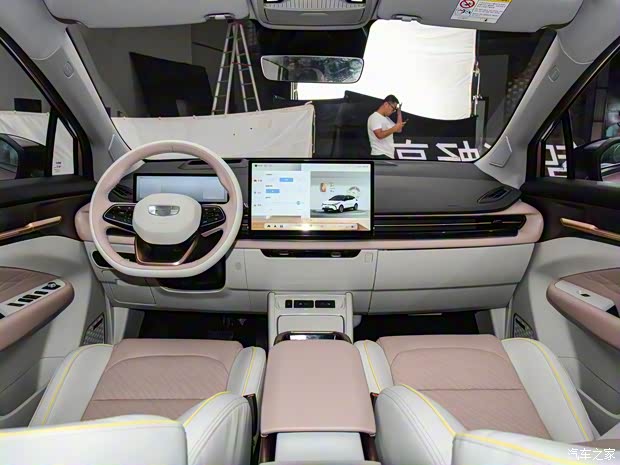 几何汽车 几何M6 2022款 580 几何汽车 几何M6 2022款 580