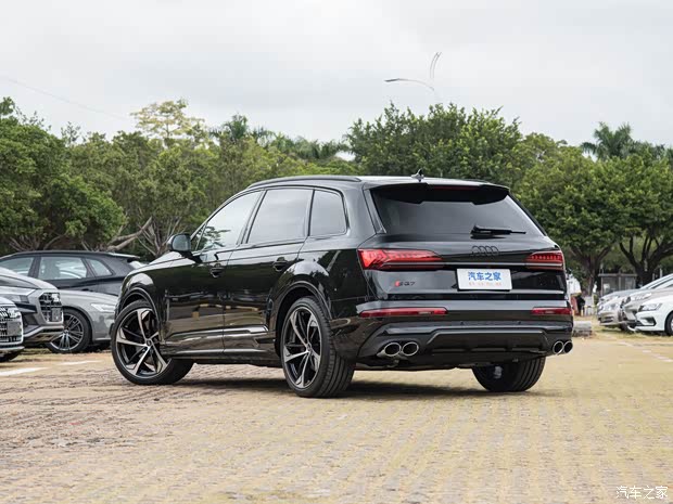奥迪(进口) 奥迪SQ7 2024款 4.0 TFSI 暗夜骑士版 奥迪(进口) 奥迪SQ7 2024款 4.0 TFSI 暗夜骑士版
